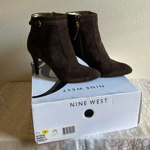 Nine West brown suede ankle boots with gold zipper 7.5
